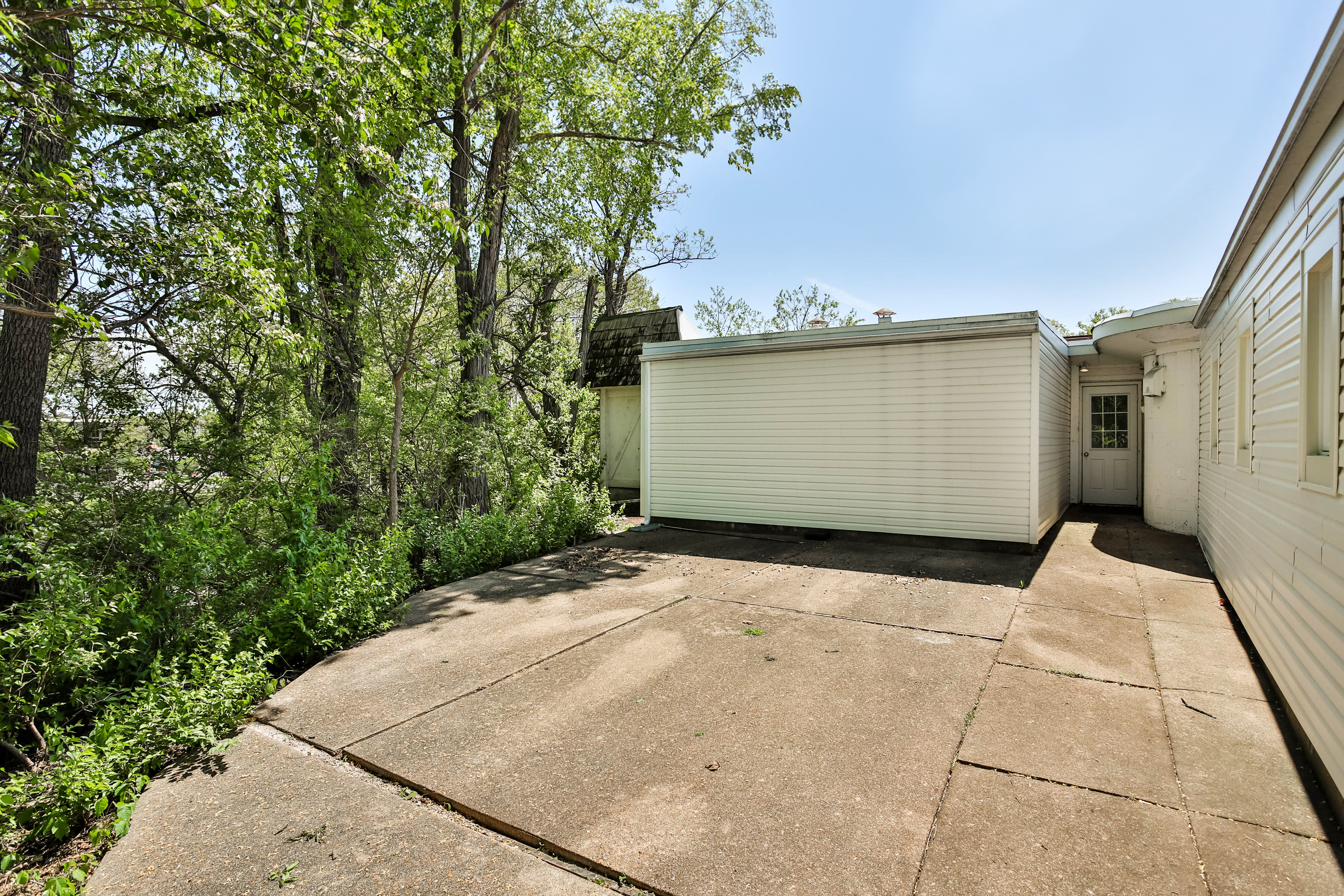 Watson Rd-Crestwood MO |5208 SF Commercial Building | 41,950 SF Lot | Corner Location-Watson Industrial Park